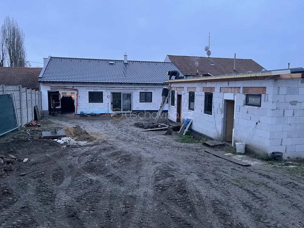 Stavba pokračuje